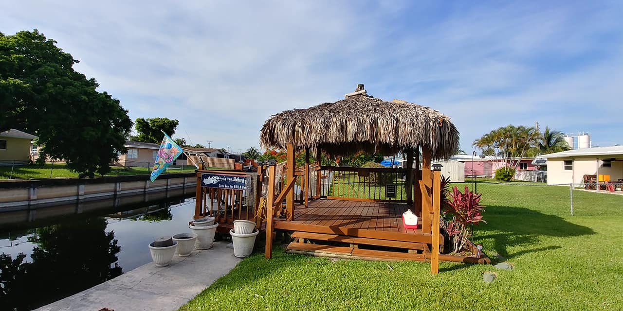 Custom Tiki Hut